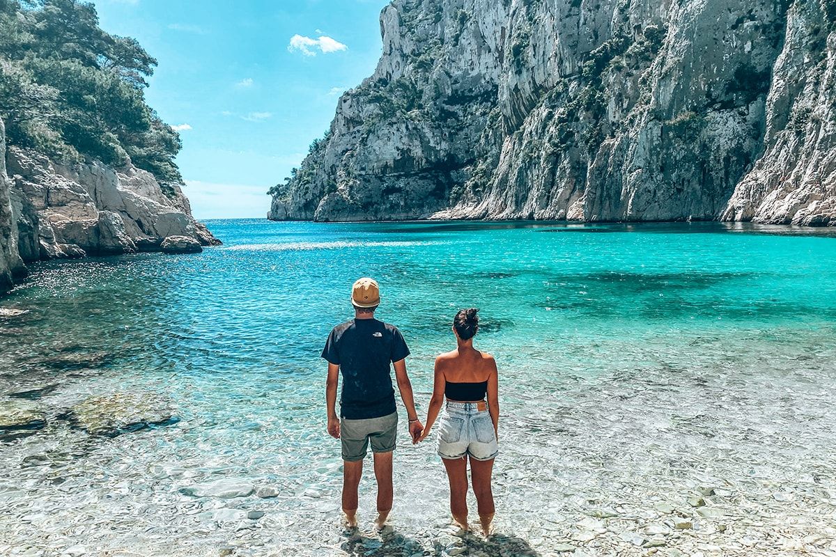 Backpackers in Provence